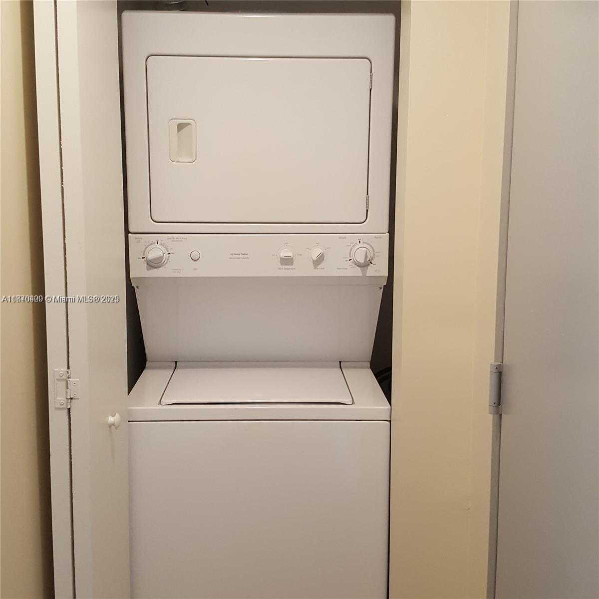 Small Image of 3180 SOUTH WEST 22 ST #905, Miami Number 7