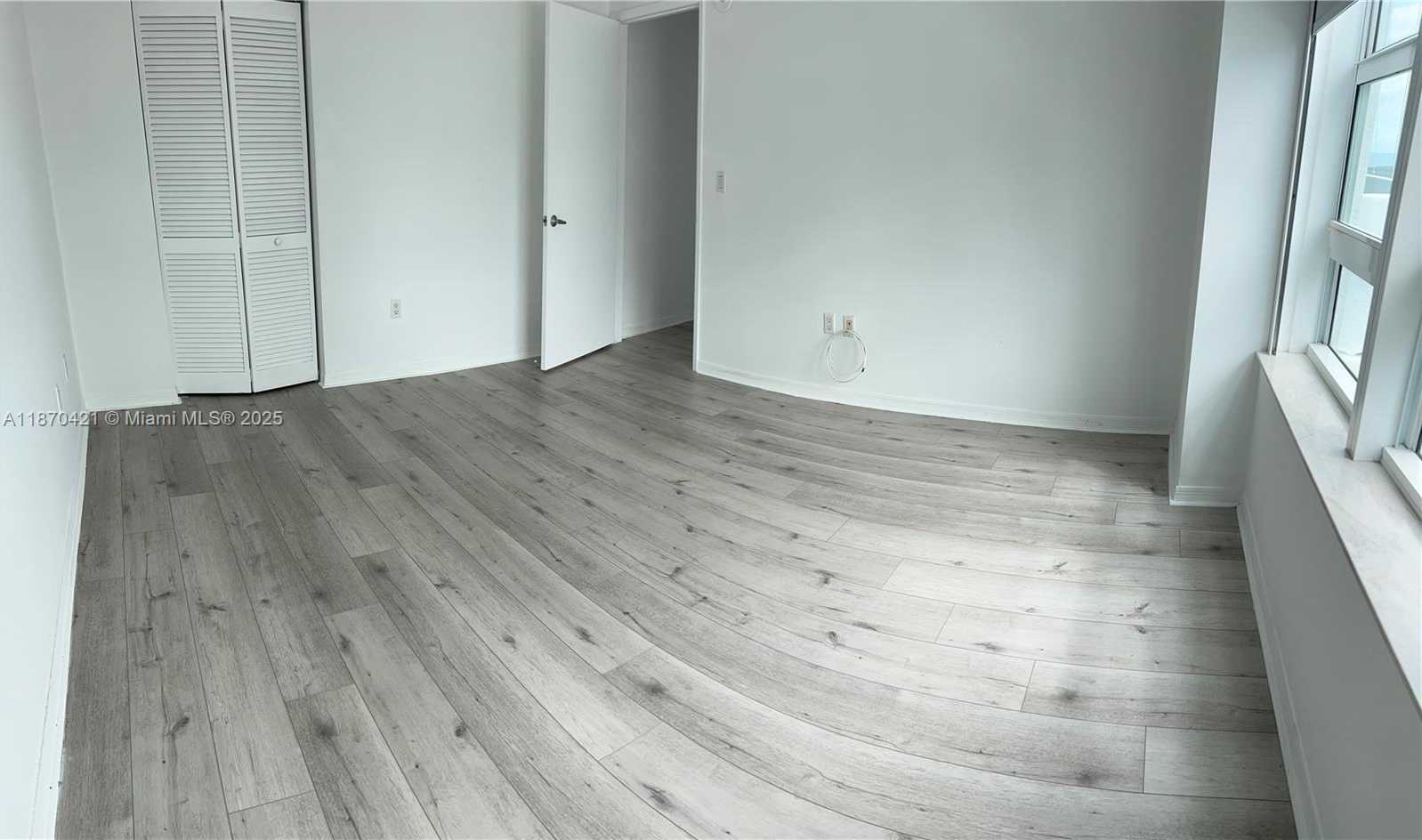 Small Image of 950 BRICKELL BAY DR #4503, Miami Number 12