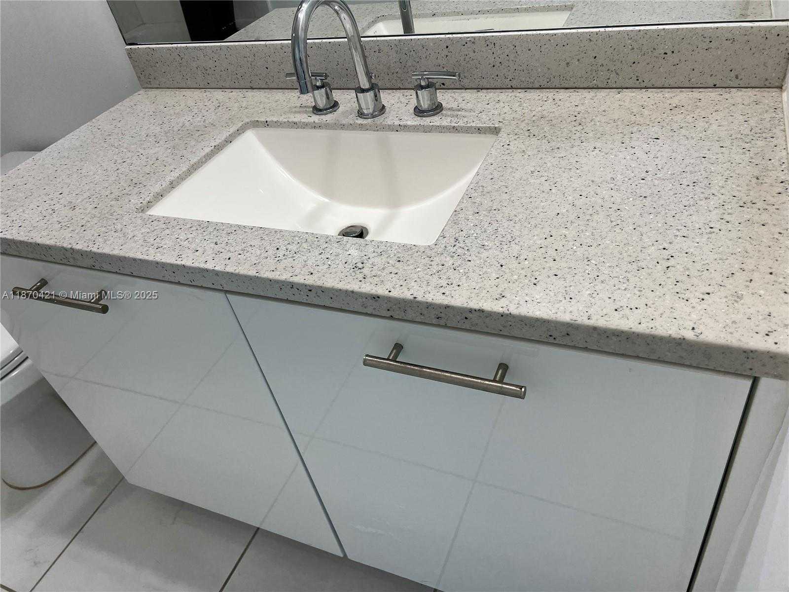 Small Image of 950 BRICKELL BAY DR #4503, Miami Number 15