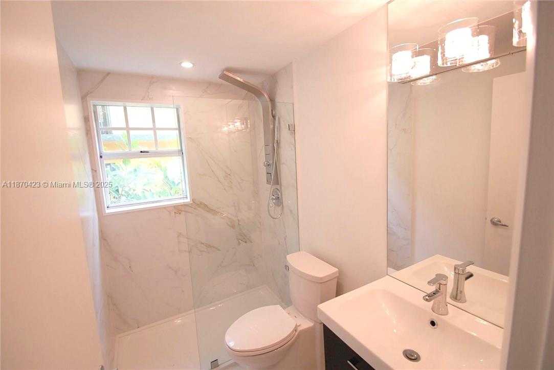 Small Image of 1255 PENNSYLVANIA AVE #101, Miami Beach Number 3
