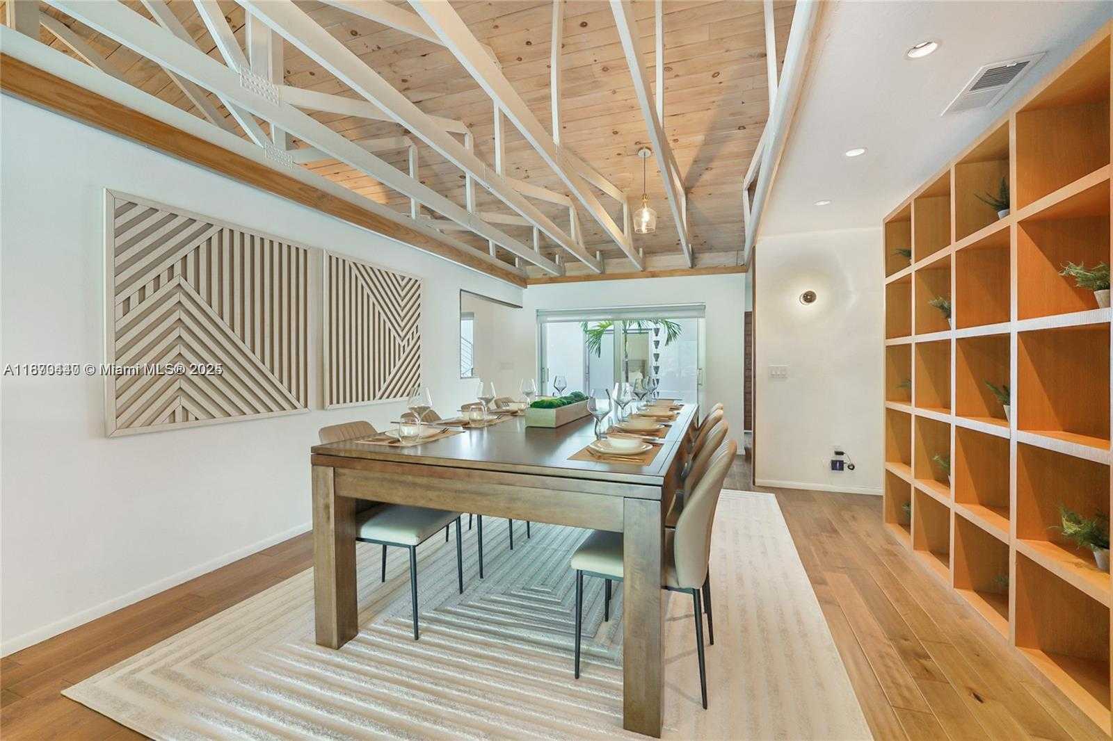 Small Image of 5910 NORTH BAYSHORE, Miami Number 15