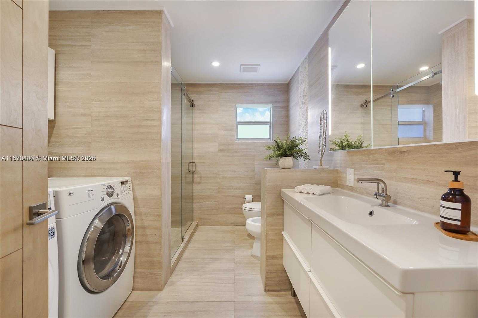 Small Image of 5910 NORTH BAYSHORE, Miami Number 23