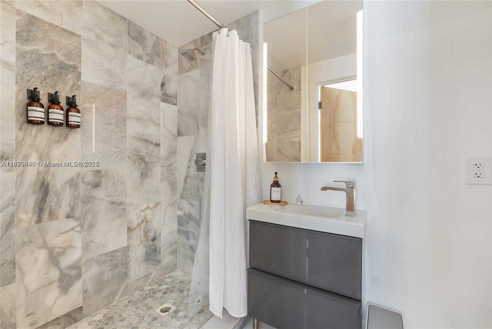 Small Image of 5910 NORTH BAYSHORE, Miami Number 28