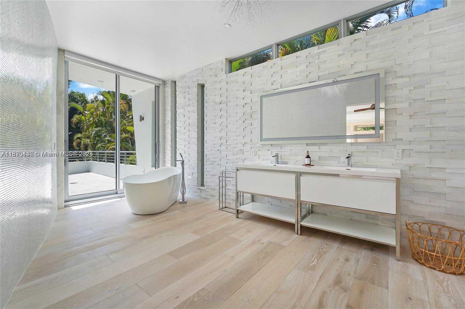 Small Image of 5910 NORTH BAYSHORE, Miami Number 31