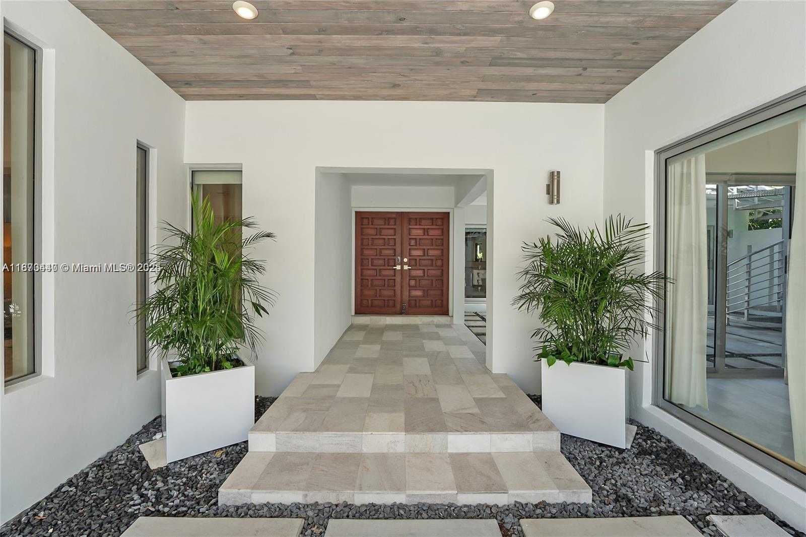 Small Image of 5910 NORTH BAYSHORE, Miami Number 4