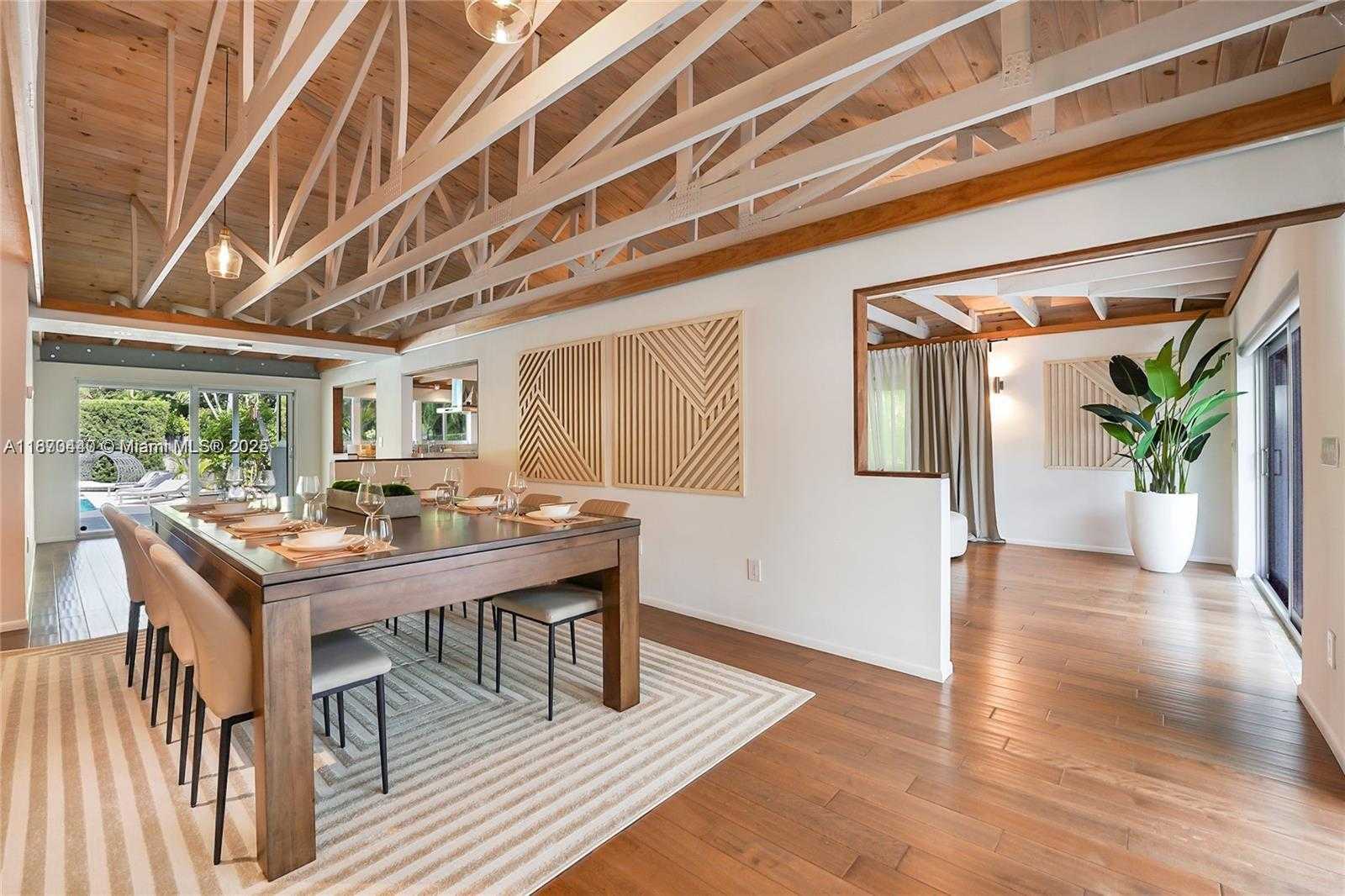 Small Image of 5910 NORTH BAYSHORE, Miami Number 7