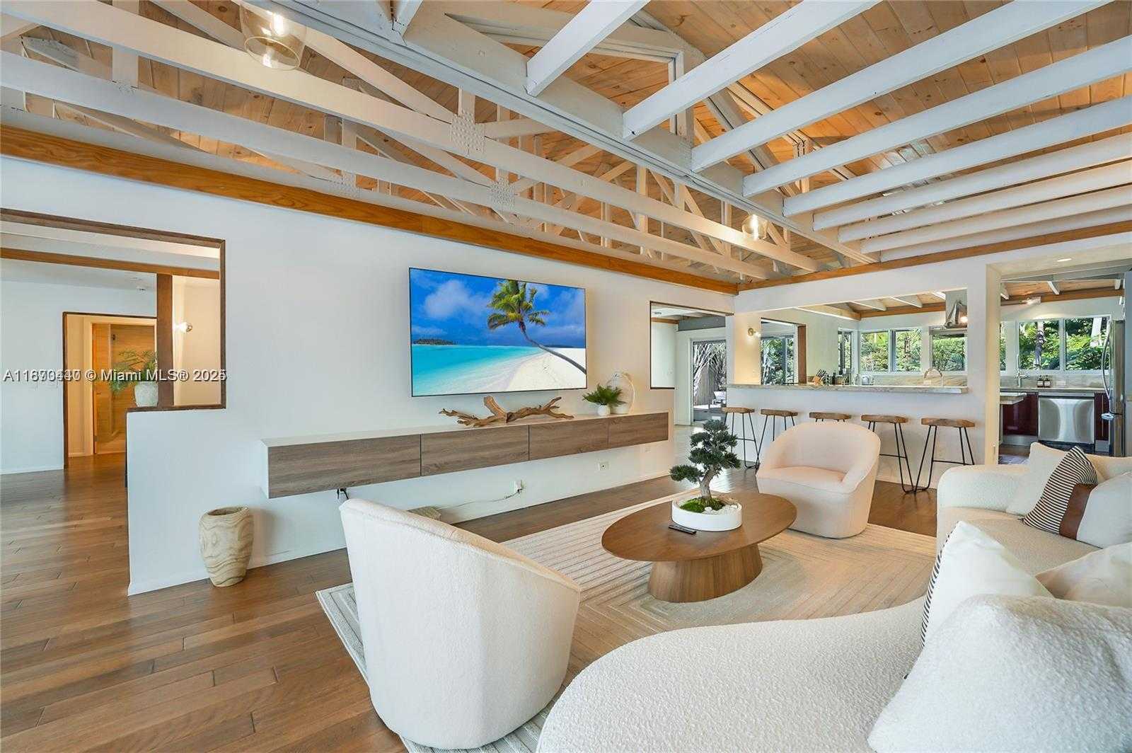 Small Image of 5910 NORTH BAYSHORE, Miami Number 9