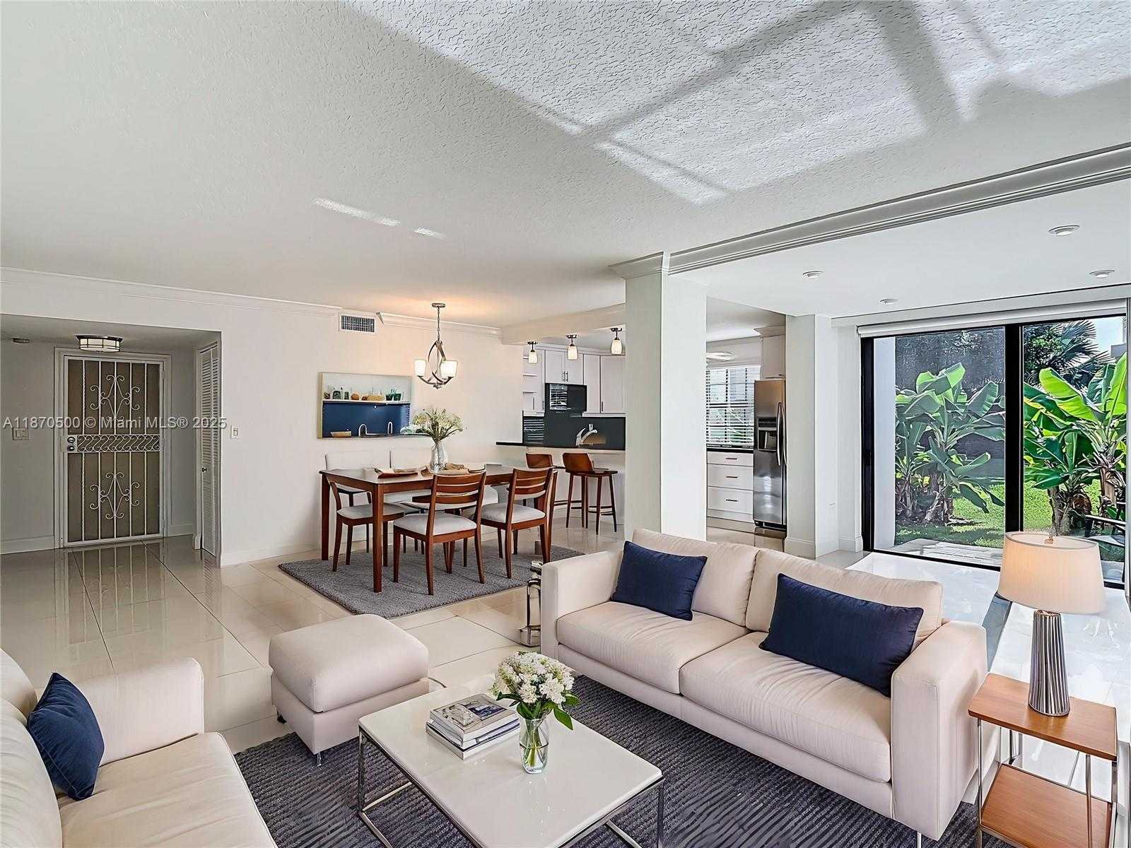 Small Image of Aventura Number 16