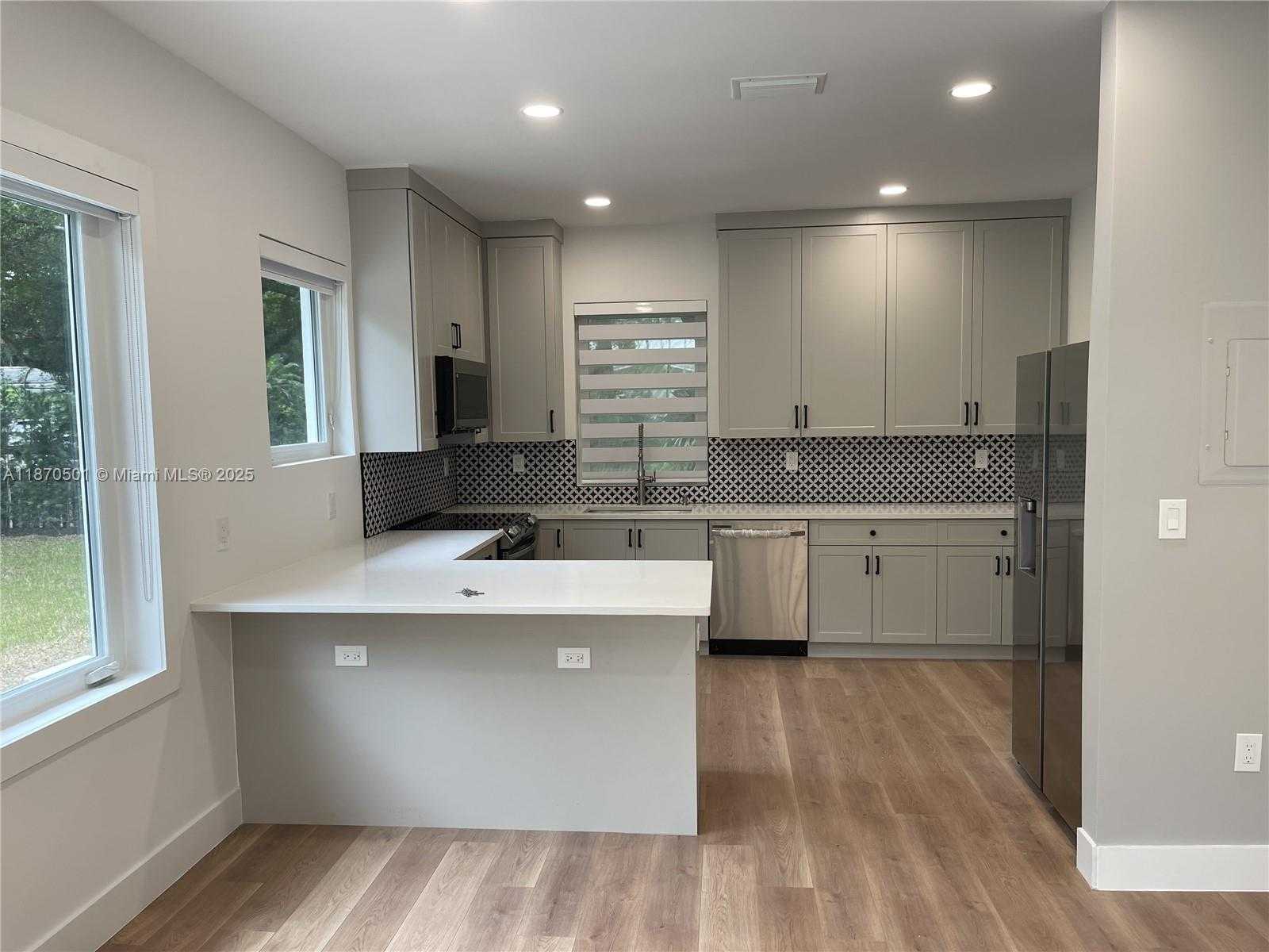Small Image of 936 SOUTH ALHAMBRA CIR, Coral Gables Number 10