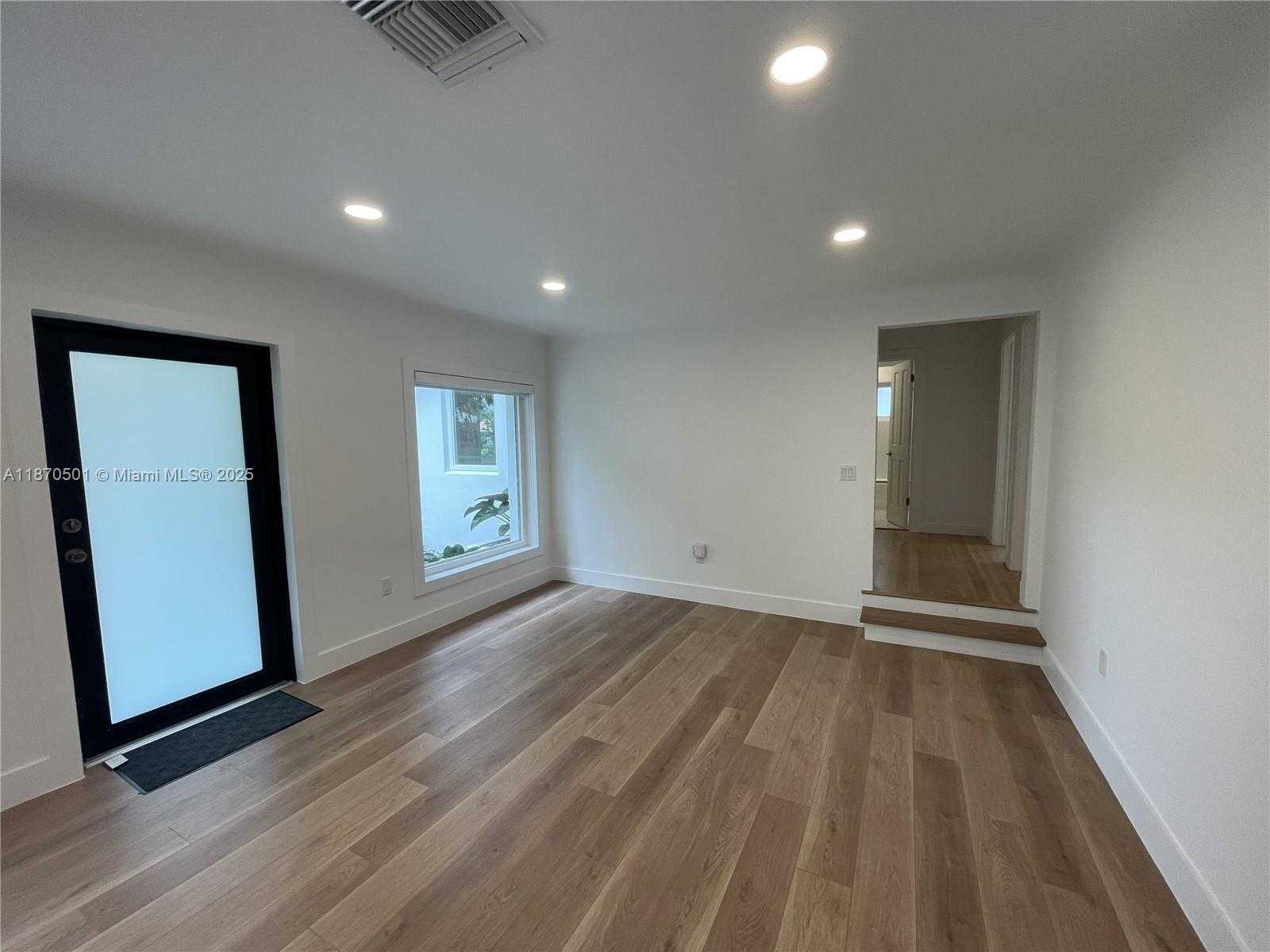 Small Image of 936 SOUTH ALHAMBRA CIR, Coral Gables Number 17