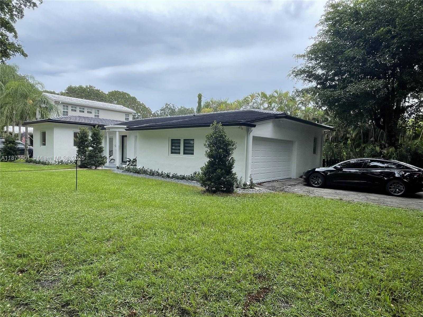 Small Image of 936 SOUTH ALHAMBRA CIR, Coral Gables Number 3