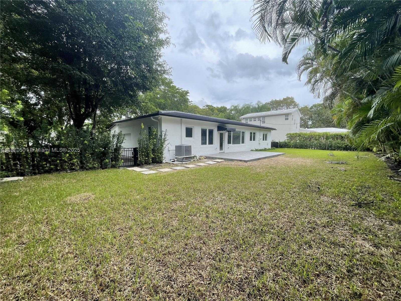 Small Image of 936 SOUTH ALHAMBRA CIR, Coral Gables Number 4