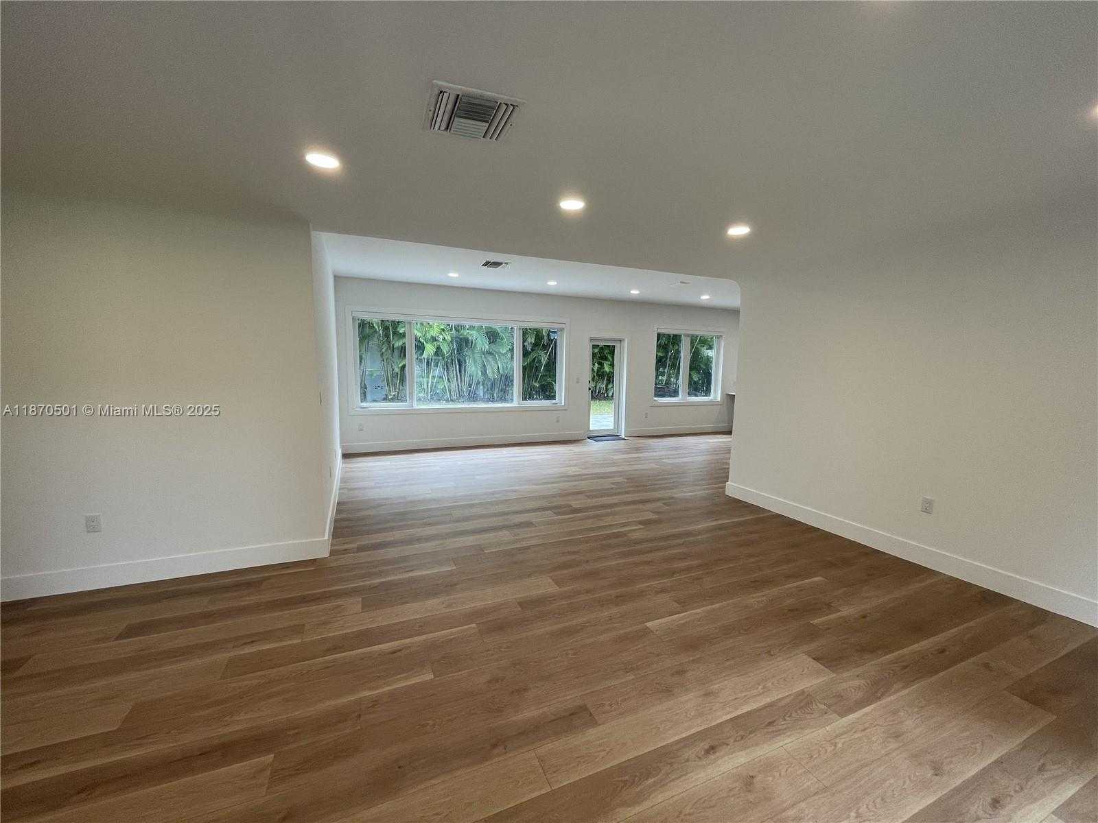 Small Image of 936 SOUTH ALHAMBRA CIR, Coral Gables Number 7