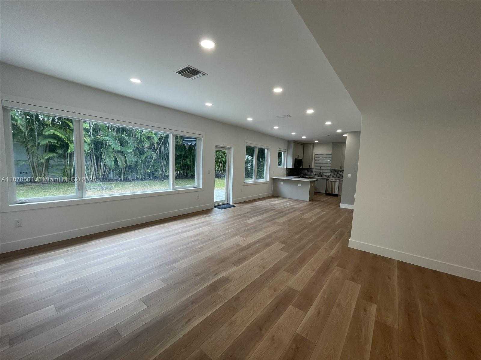 Small Image of 936 SOUTH ALHAMBRA CIR, Coral Gables Number 8