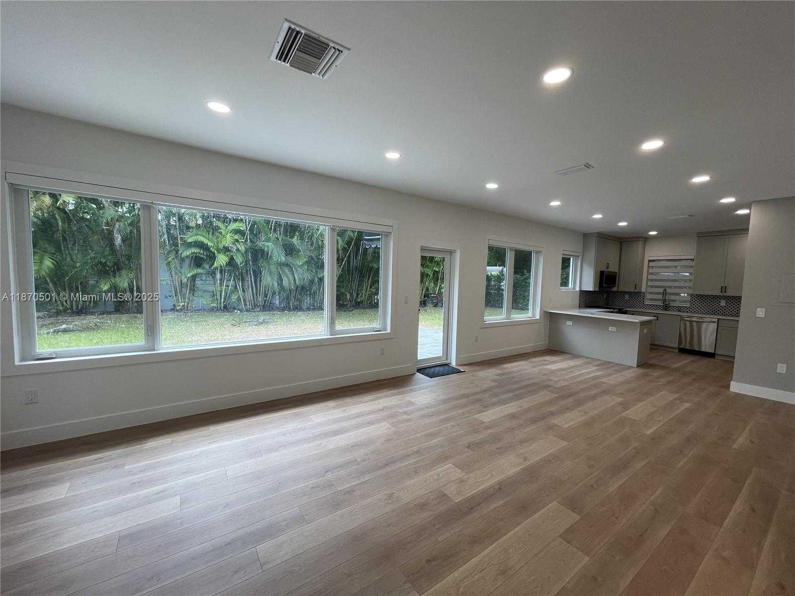 Small Image of 936 SOUTH ALHAMBRA CIR, Coral Gables Number 9