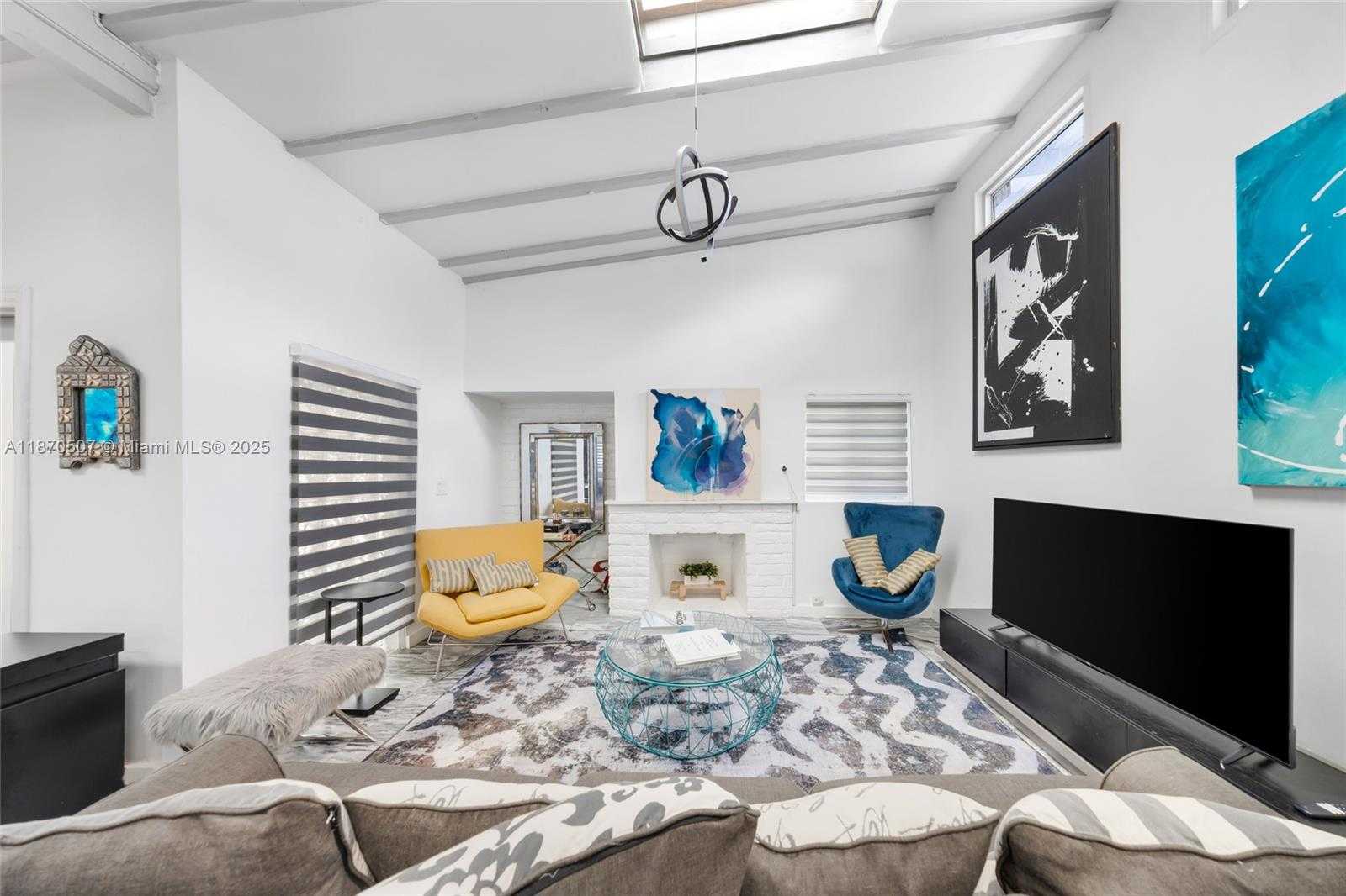 Small Image of 910 NORTH EAST 81ST ST #910, Miami Number 17