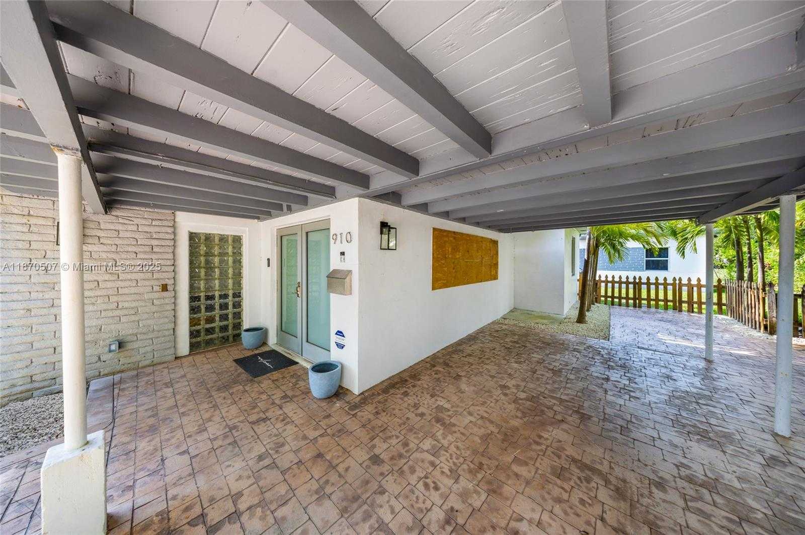 Small Image of 910 NORTH EAST 81ST ST #910, Miami Number 2