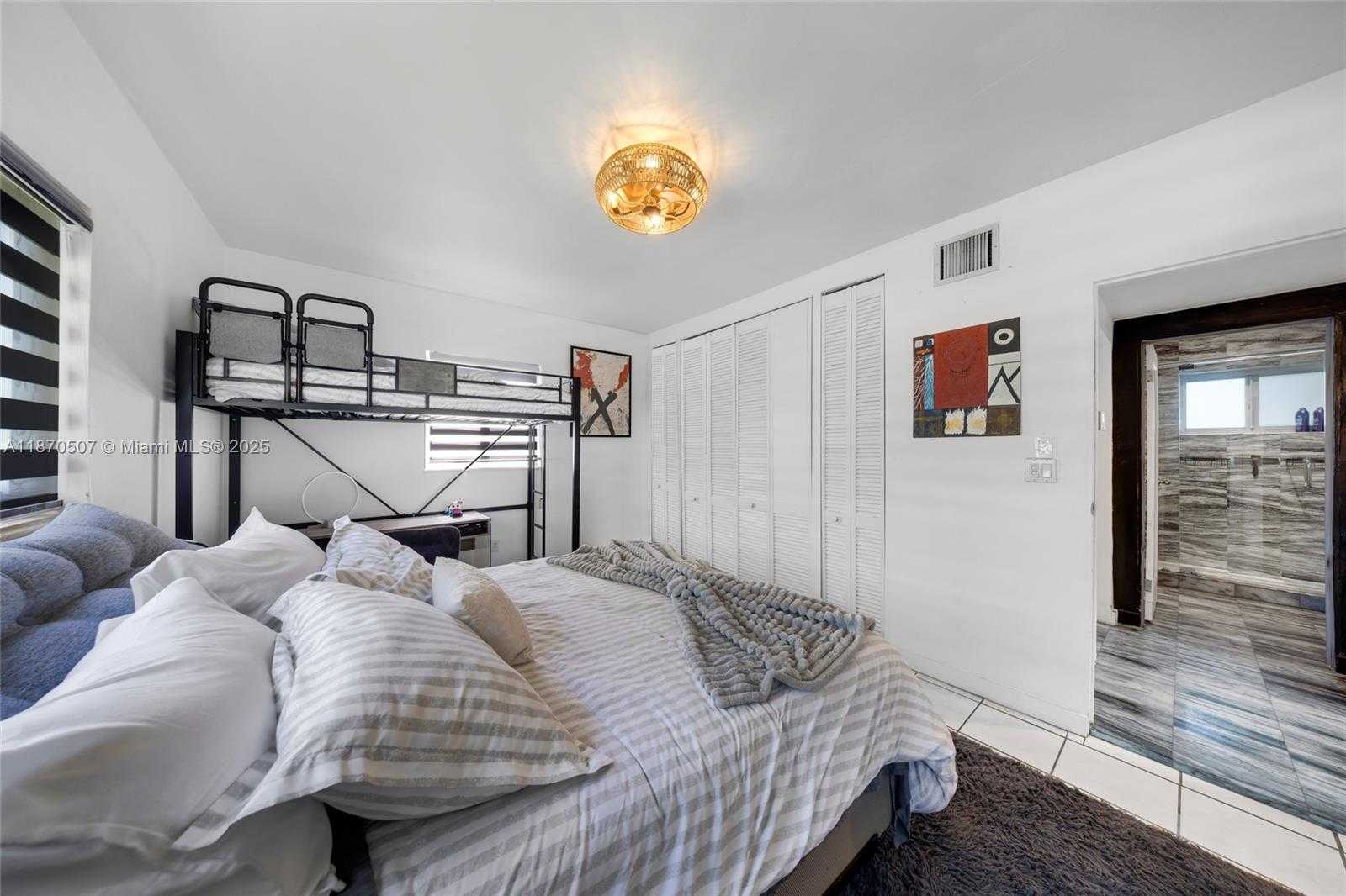 Small Image of 910 NORTH EAST 81ST ST #910, Miami Number 30