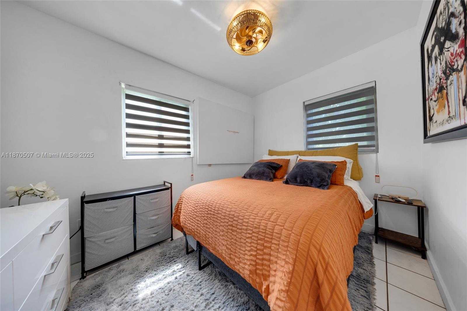 Small Image of 910 NORTH EAST 81ST ST #910, Miami Number 33