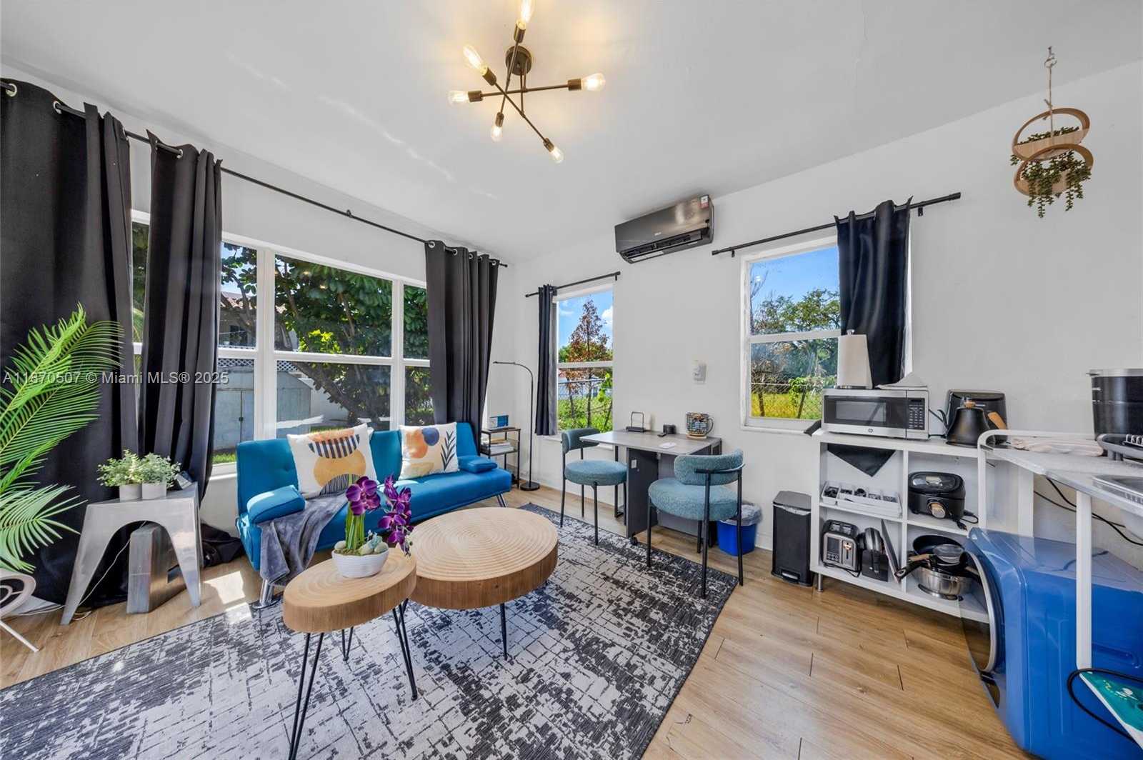Small Image of 910 NORTH EAST 81ST ST #910, Miami Number 36