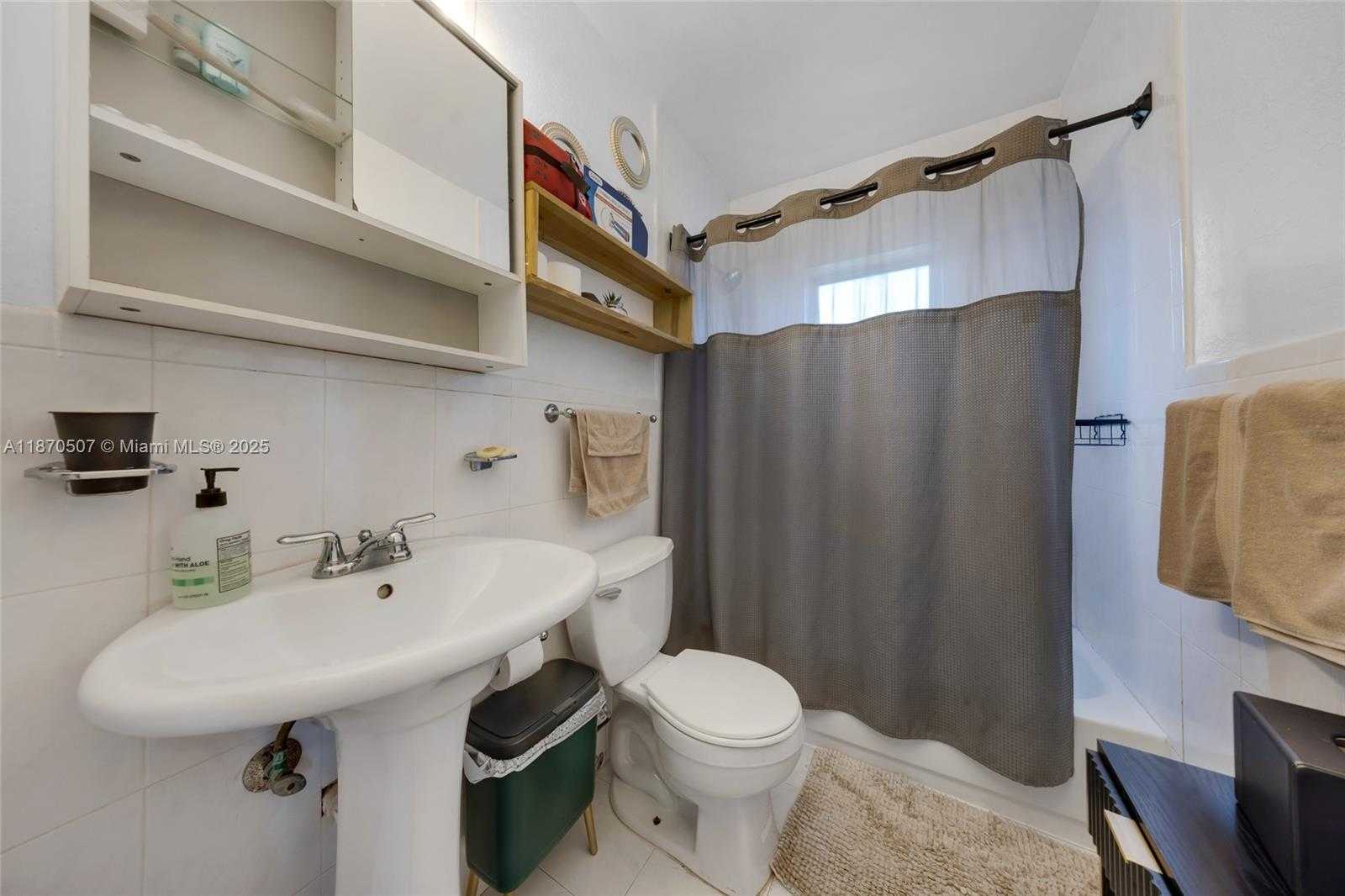 Small Image of 910 NORTH EAST 81ST ST #910, Miami Number 39