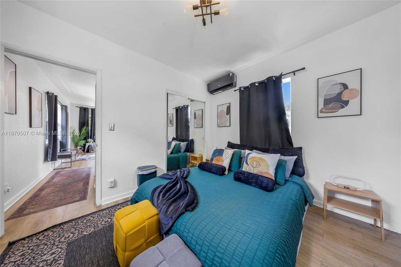 Small Image of 910 NORTH EAST 81ST ST #910, Miami Number 42