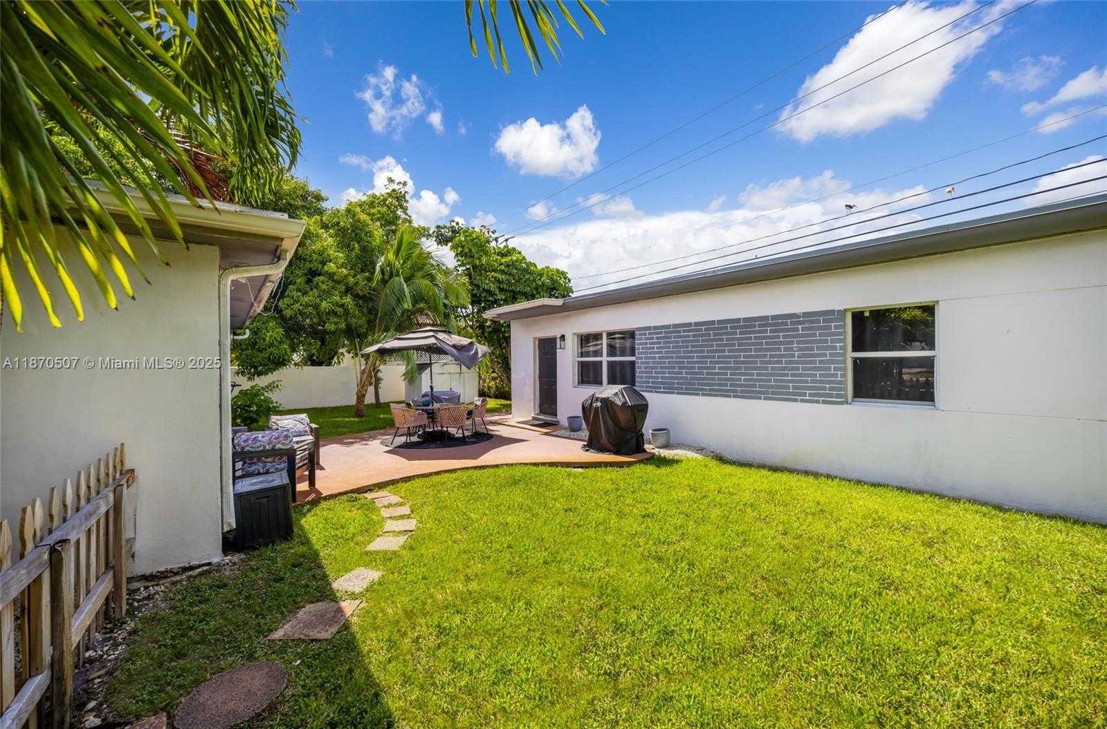 Small Image of 910 NORTH EAST 81ST ST #910, Miami Number 6