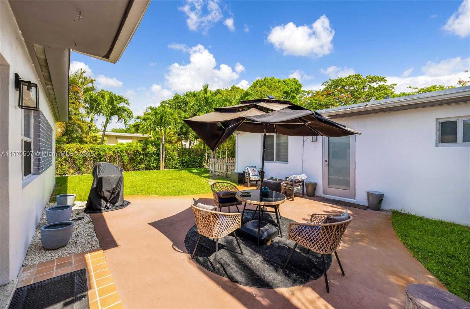 Small Image of 910 NORTH EAST 81ST ST #910, Miami Number 7