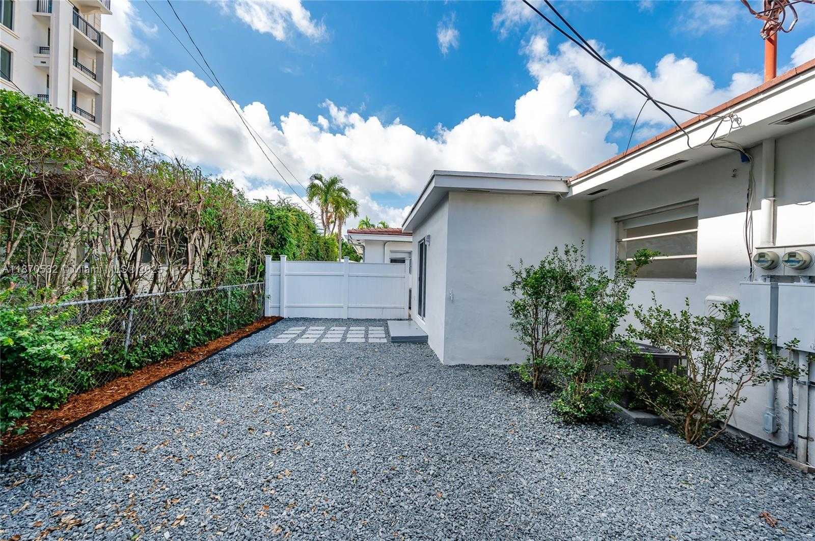 Small Image of 3091 SOUTH LE JEUNE RD #3091, Coral Gables Number 6
