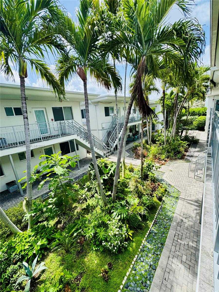 Small Image of 330 86TH ST #9, Miami Beach Number 2