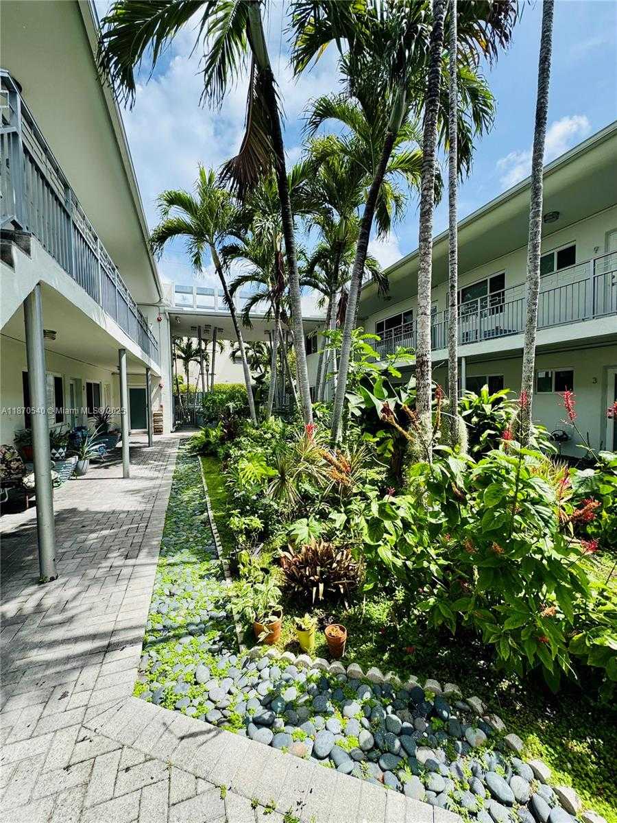 Small Image of 330 86TH ST #9, Miami Beach Number 3