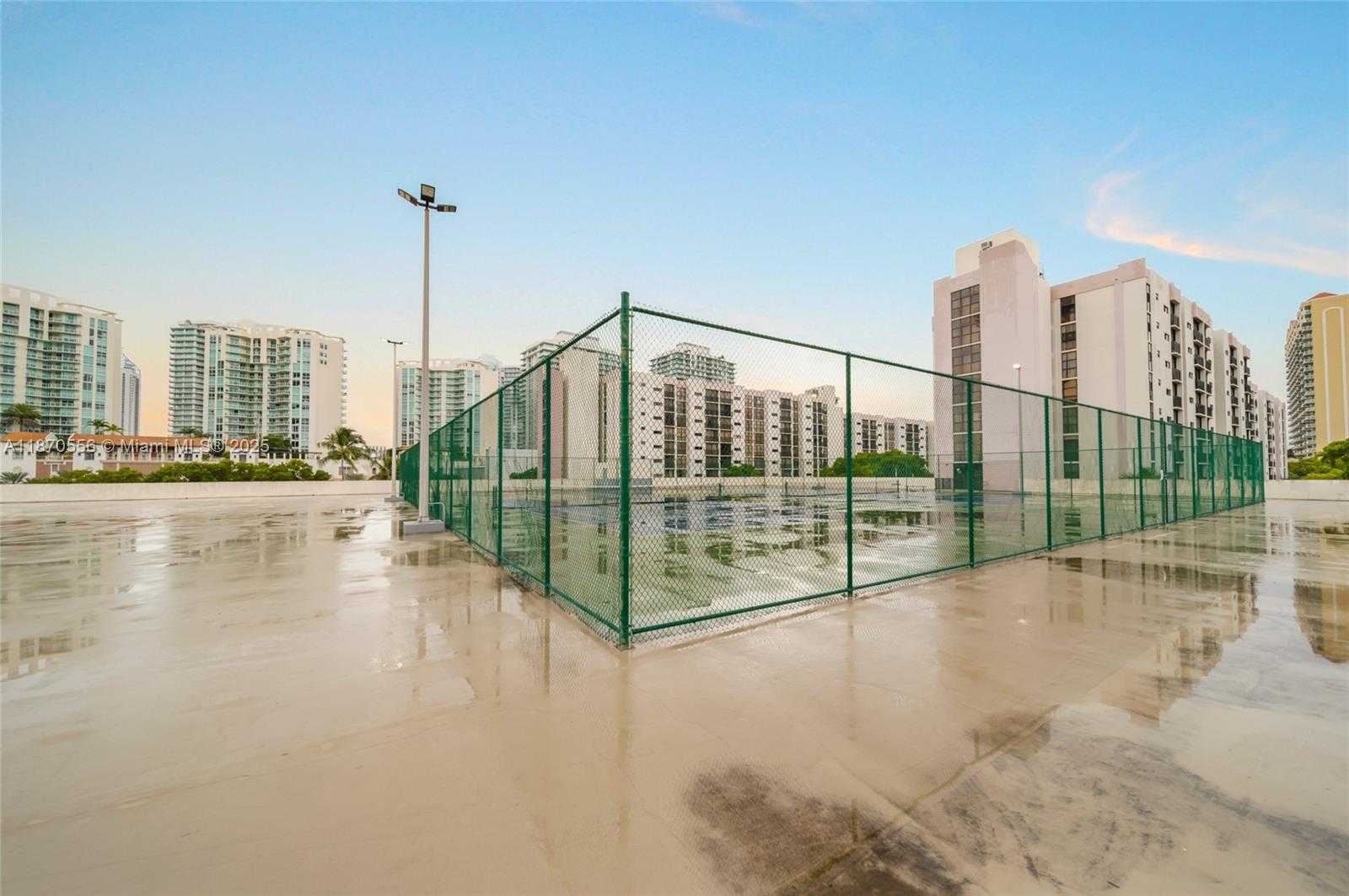 Small Image of 17021 NORTH BAY RD #1025, Sunny Isles Beach Number 11