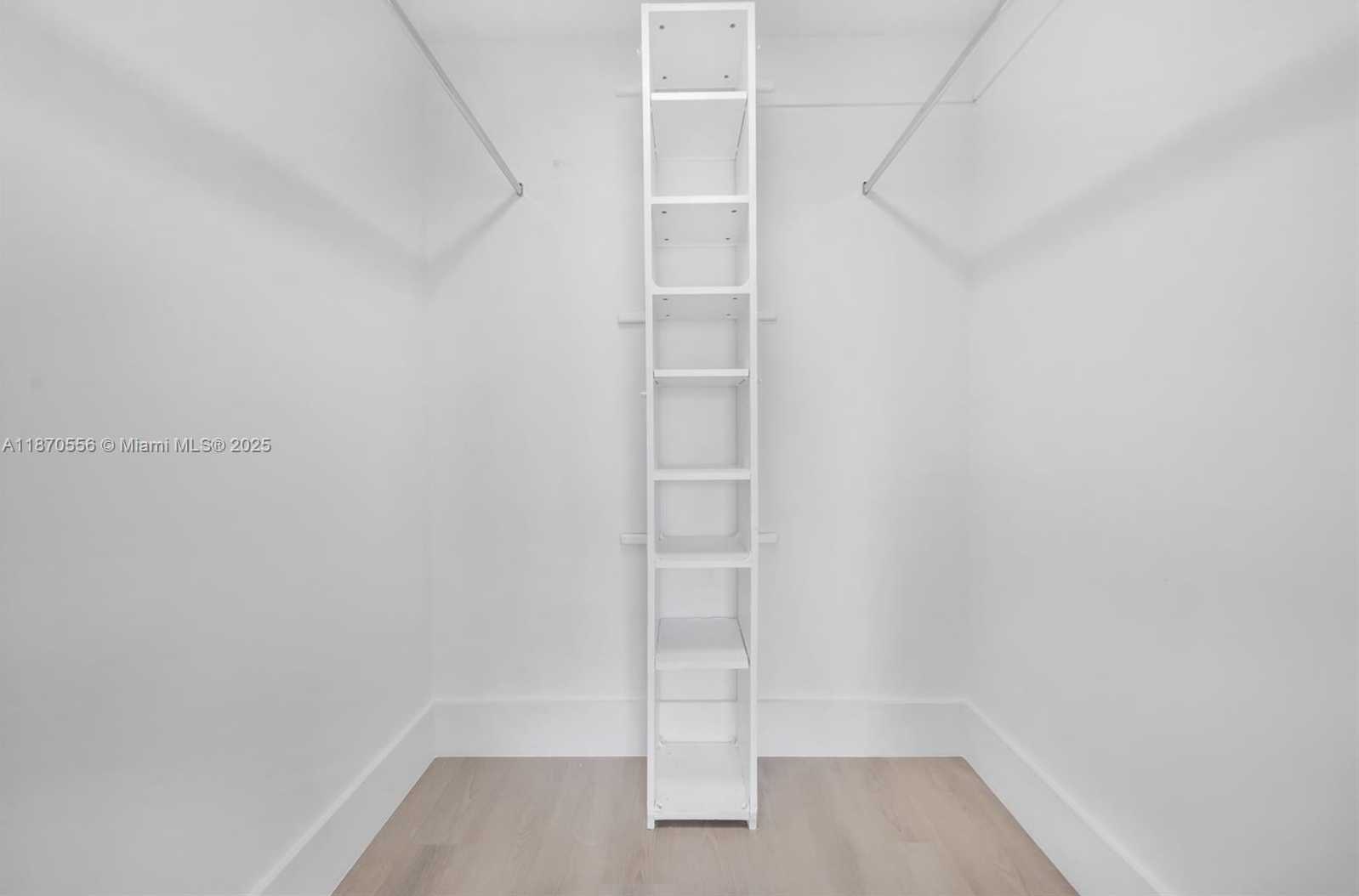 Small Image of 17021 NORTH BAY RD #1025, Sunny Isles Beach Number 9