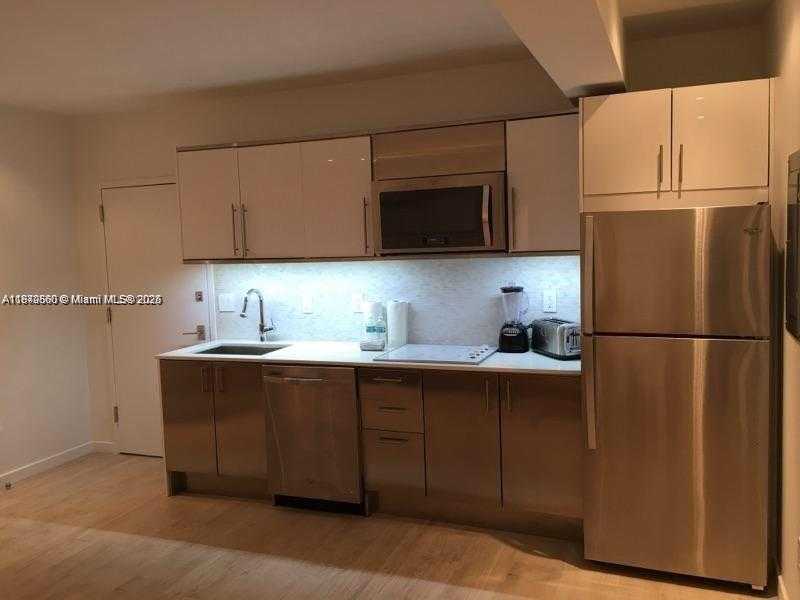 Small Image of 700 16TH ST #209, Miami Beach Number 3