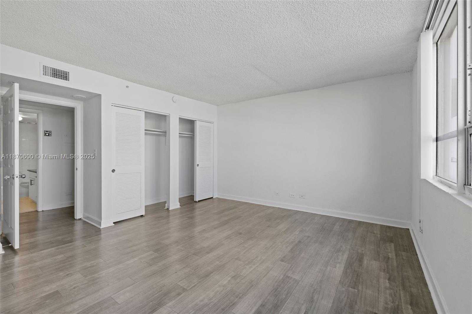 Small Image of 1500 BAY RD #S-0902, Miami Beach Number 23
