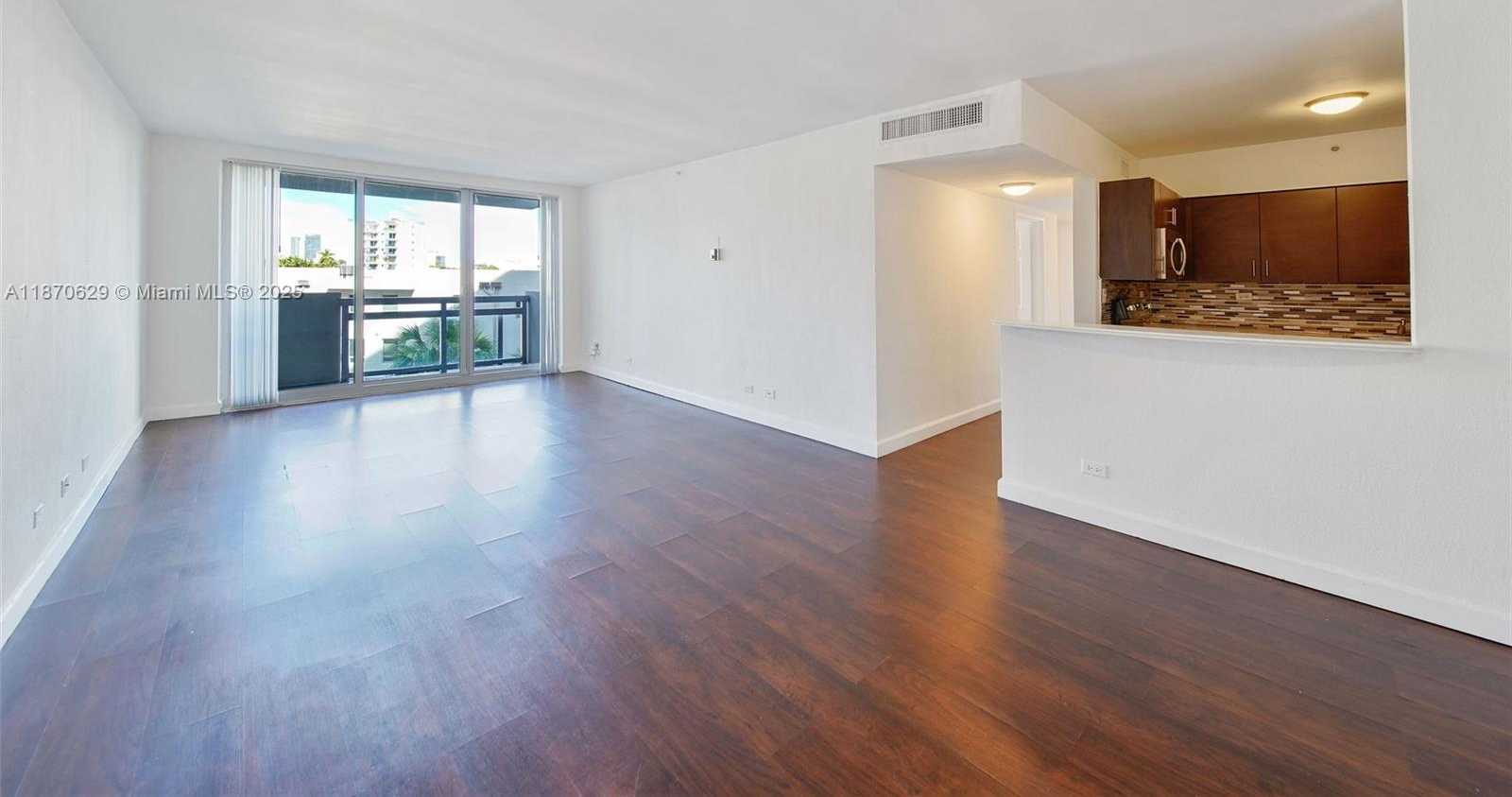 Small Image of 1500 BAY RD #S-0806, Miami Beach Number 4