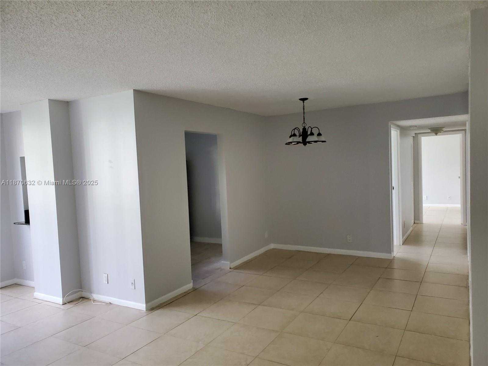 Small Image of 17011 NORTH BAY RD #306, Sunny Isles Beach Number 3