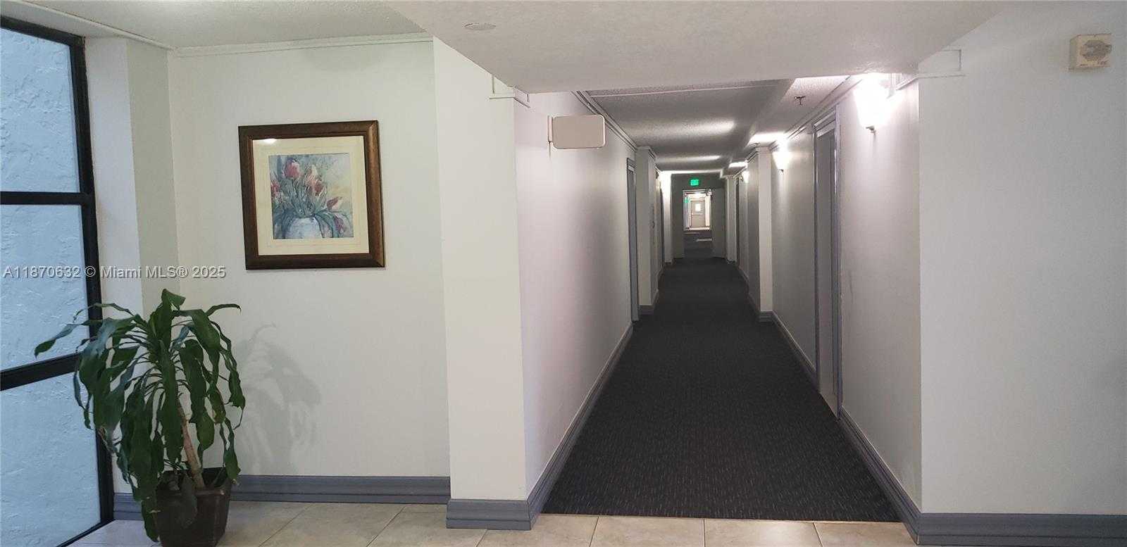 Small Image of 17011 NORTH BAY RD #306, Sunny Isles Beach Number 6