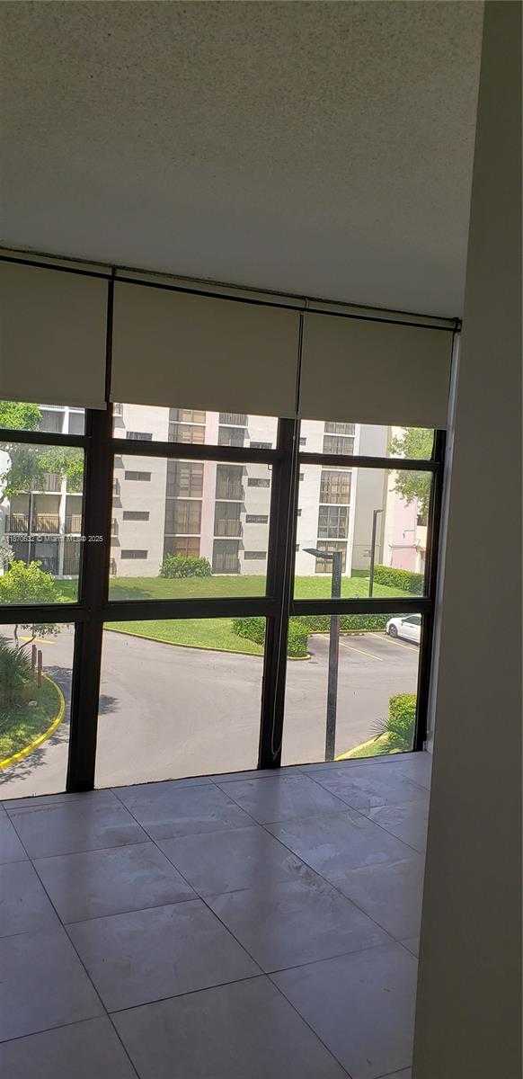 Small Image of 17011 NORTH BAY RD #306, Sunny Isles Beach Number 8