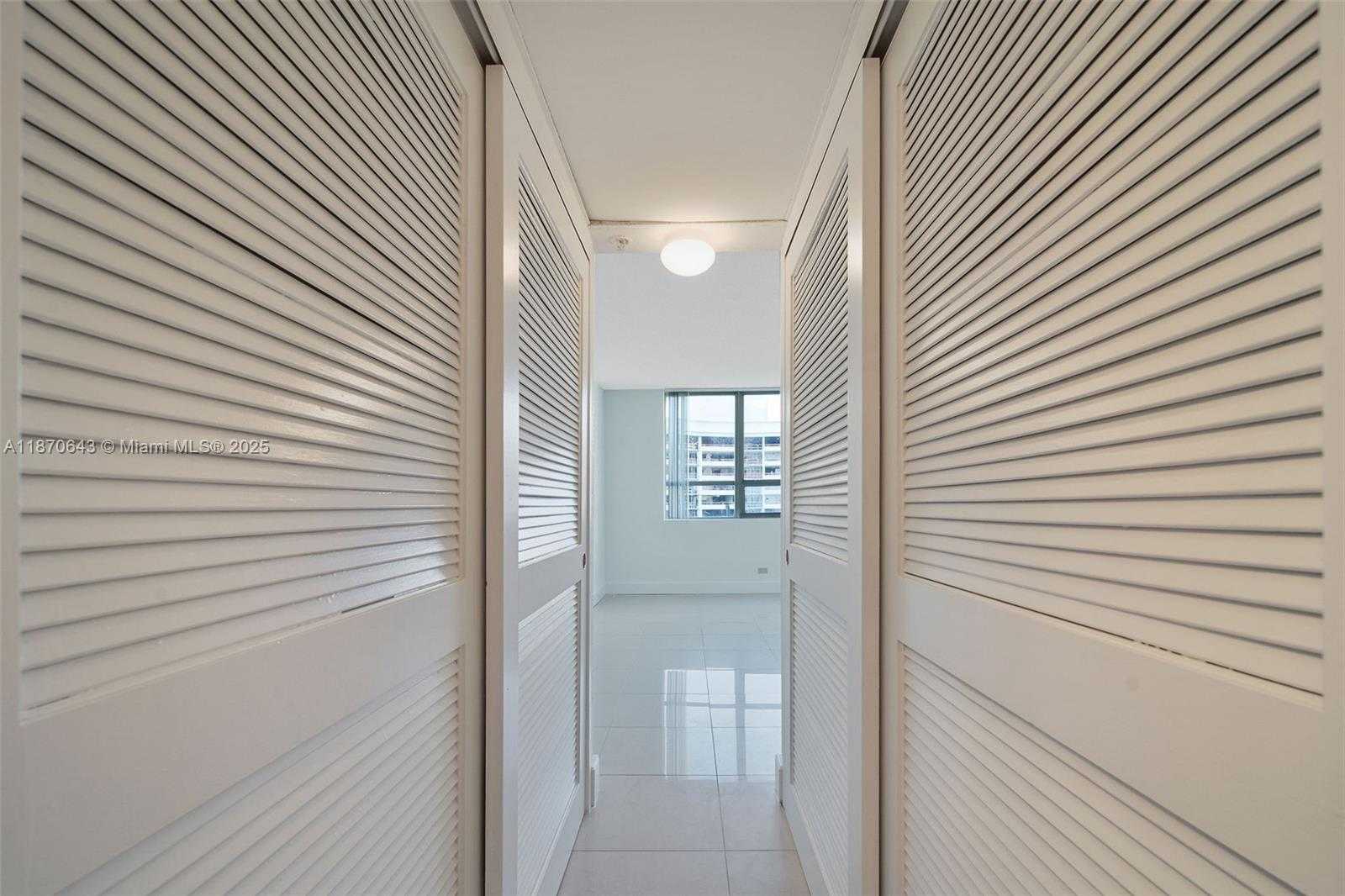 Small Image of 1500 BAY RD #S-0848, Miami Beach Number 22