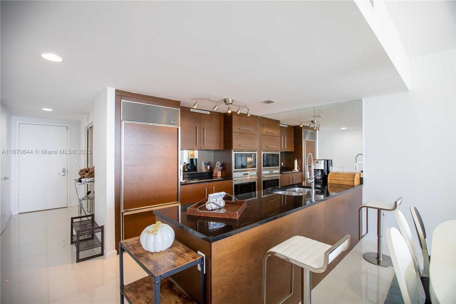Small Image of 475 BRICKELL AVE #5007, Miami Number 10