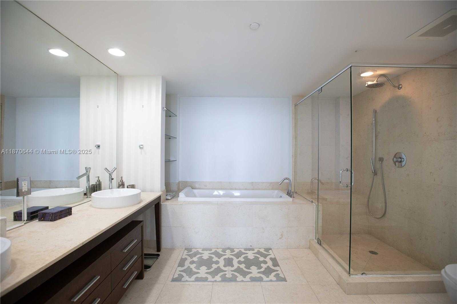 Small Image of 475 BRICKELL AVE #5007, Miami Number 15