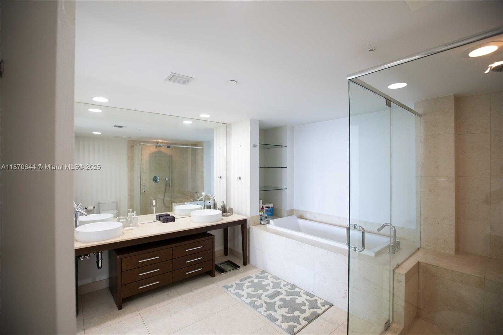 Small Image of 475 BRICKELL AVE #5007, Miami Number 17