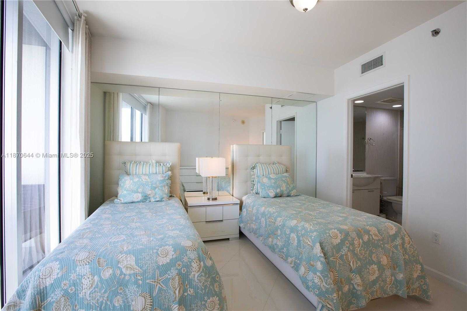 Small Image of 475 BRICKELL AVE #5007, Miami Number 19