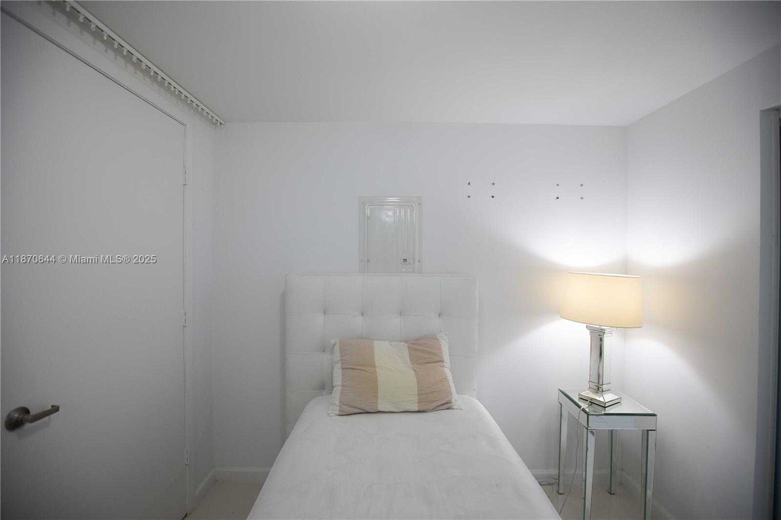Small Image of 475 BRICKELL AVE #5007, Miami Number 22