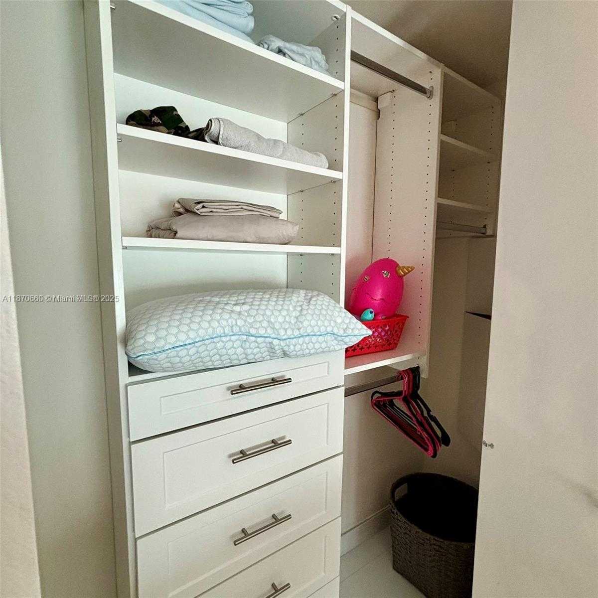 Imagen de Pequeño Objeto