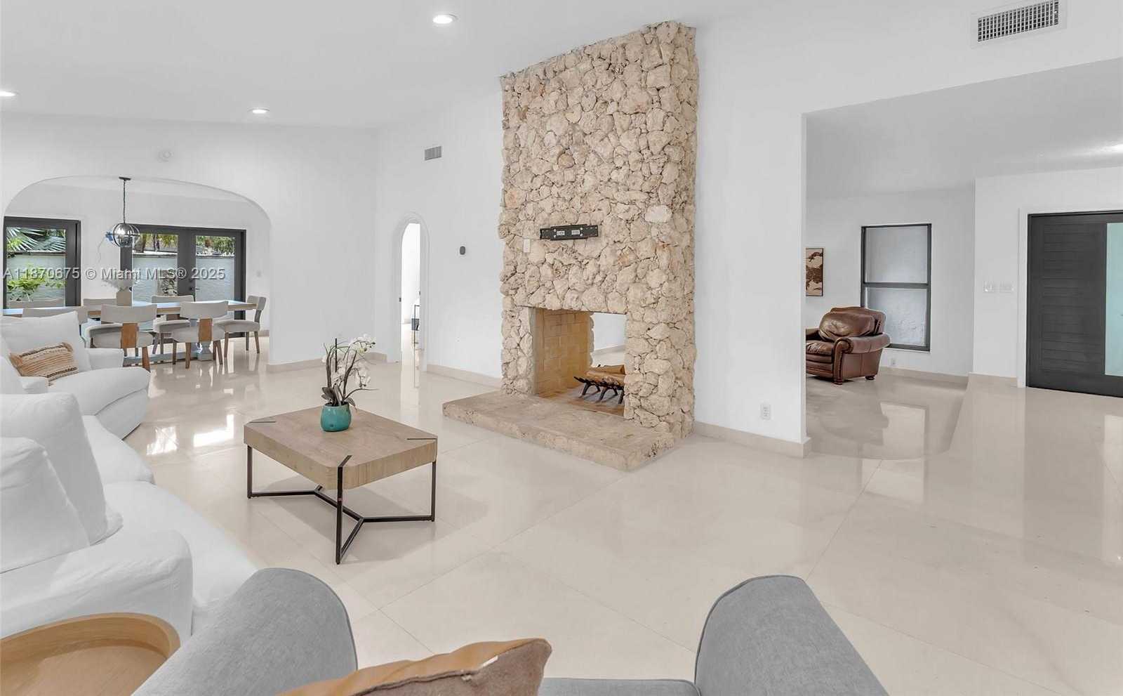 Small Image of 5901 SOUTH WEST 136TH ST, Pinecrest Number 11