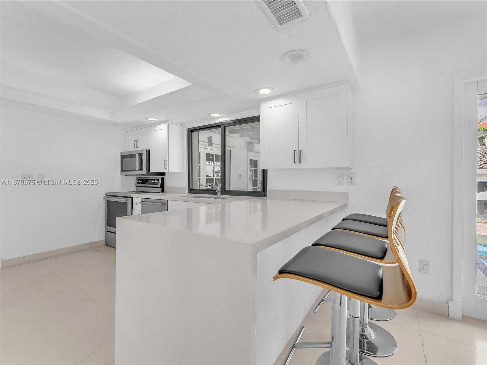 Small Image of 5901 SOUTH WEST 136TH ST, Pinecrest Number 19