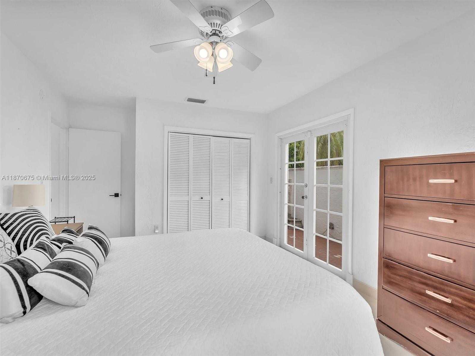 Small Image of 5901 SOUTH WEST 136TH ST, Pinecrest Number 28
