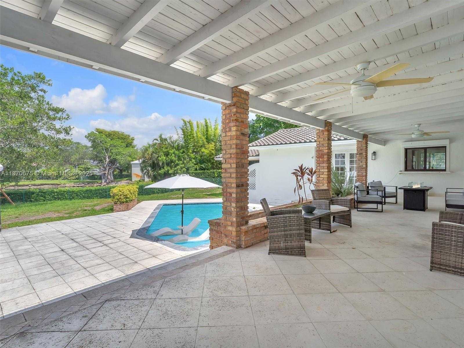 Small Image of 5901 SOUTH WEST 136TH ST, Pinecrest Number 48